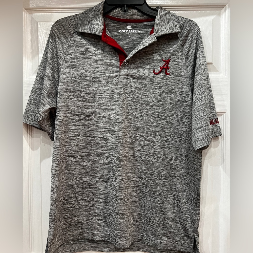 Colosseum Crimson Tide polo shirt with logo on sleeve size Small men’s.